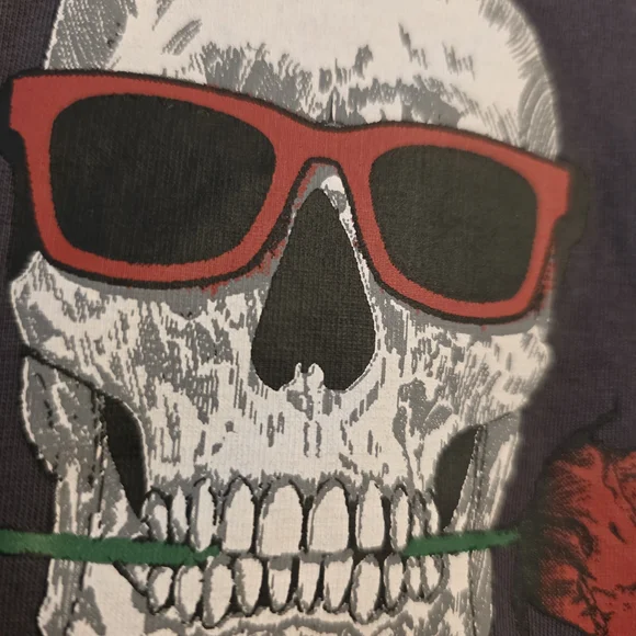 Robert Graham Dark Gray Skull Graphic Tee - Picture 4 of 7